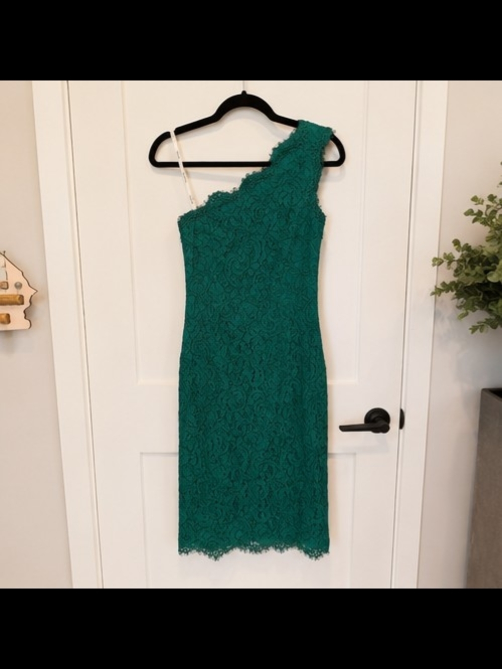Tadashi Shoji Emerald One-Shoulder Lace Sheath Dress